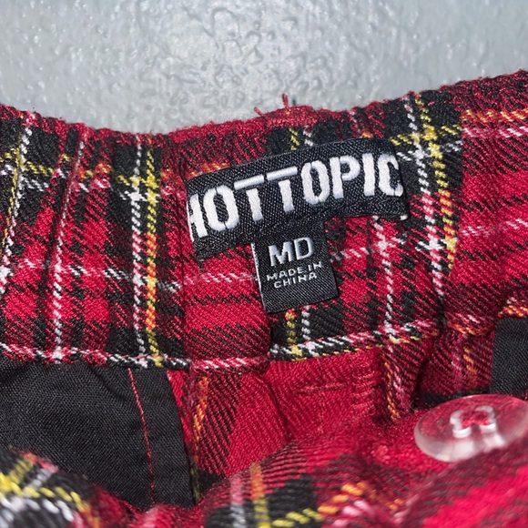 🍉 Women’s Red Plaid Medium Hot Topic Pants - Picture 4 of 7